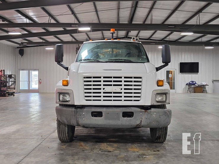 2008-gmc-topkick-c8500-image-7