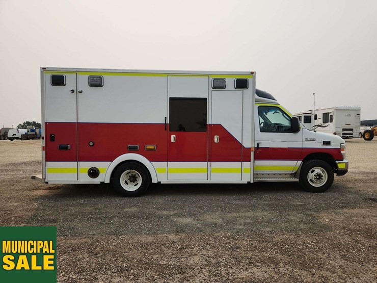 2013-ford-e450-image-29