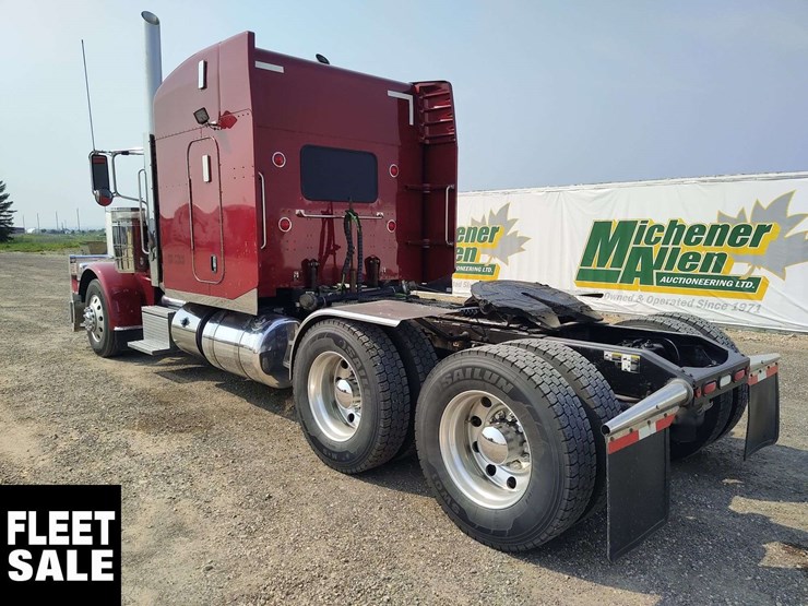 2018-peterbilt-389-image-3