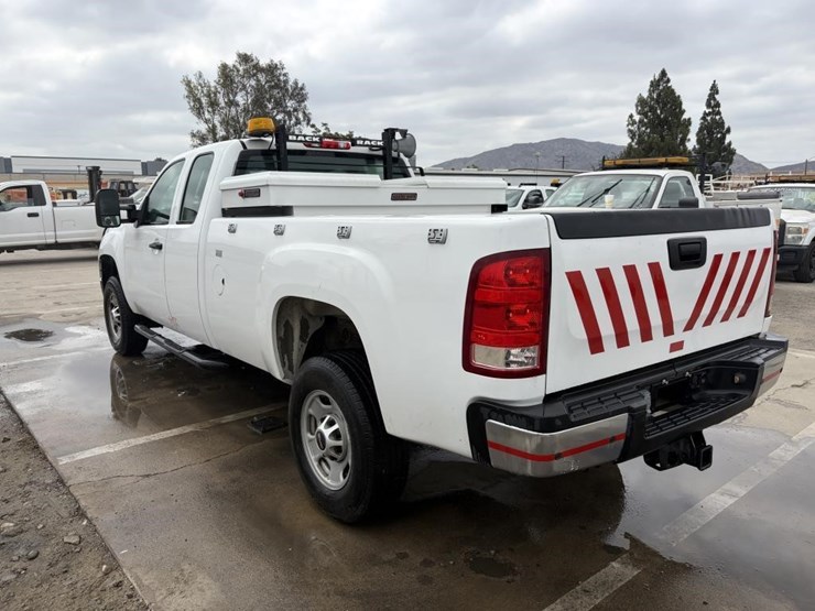 2012-gmc-sierra-2500-image-4