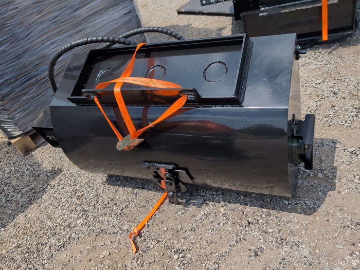 iranch-mini-skid-steer-mixing-bucket-irlmb-image-3