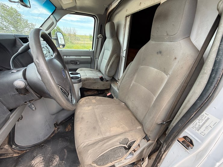 2018-ford-e450-sd-image-13