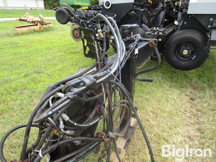 crustbuster-4740-all-plant-10-x-48-no-till-drill-w/liquid-fertilizer-image-10