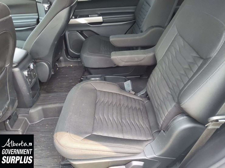 2020-ford-explorer-xlt-image-29