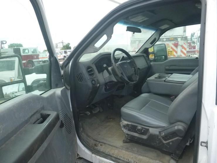 2013-ford-f550-image-5