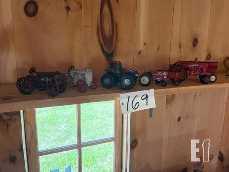 toy-tractors-image-1