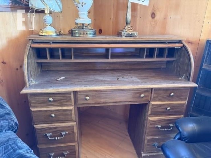 roll-top-desk-&-lamps-image-6