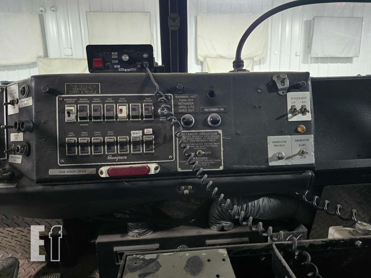 1991-seagrave-pumper-image-18