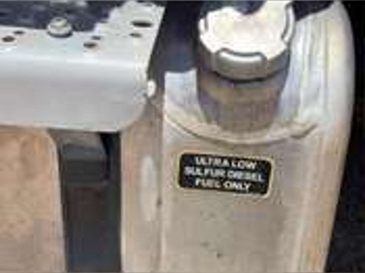 2007-freightliner-m2-106-image-8