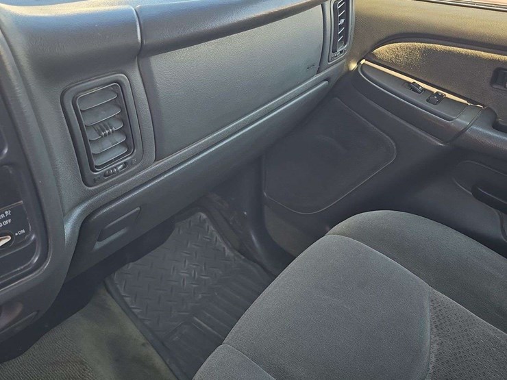 2003-chevrolet-2500hd-pick-up-truck,-211,414-miles,-extended-cab,-long-bed,-gas,-power-window-and-locks,-6.0-vortec,-vin--1gchk29u33e374043-image-21