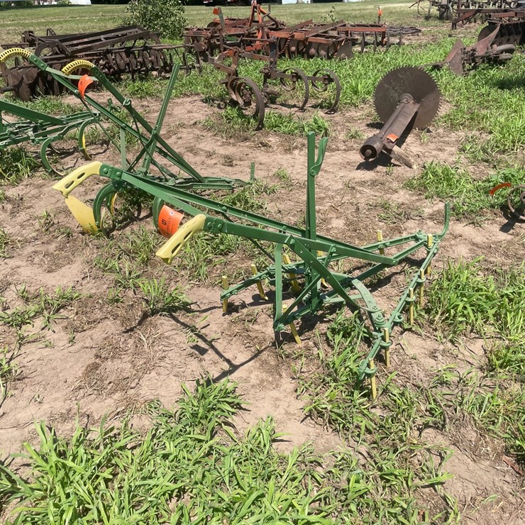 JOHN DEERE 68