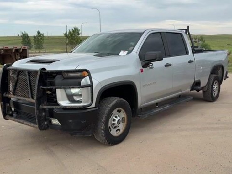2021-chevrolet-silverado-2500hd-image-1