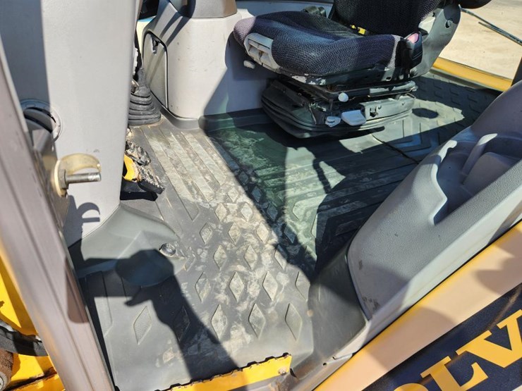 volvo-bl70b-image-30