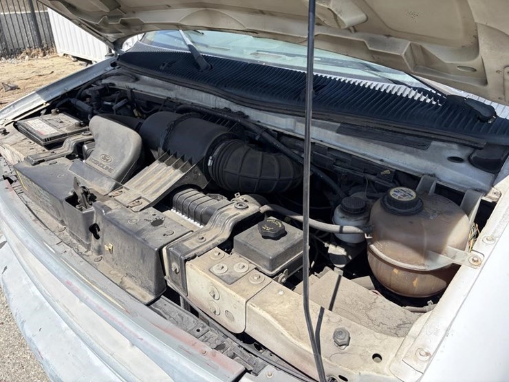 2002-ford-e350-image-18