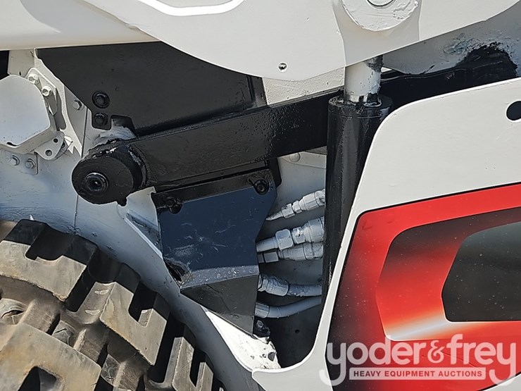 2021-bobcat-t64-image-22