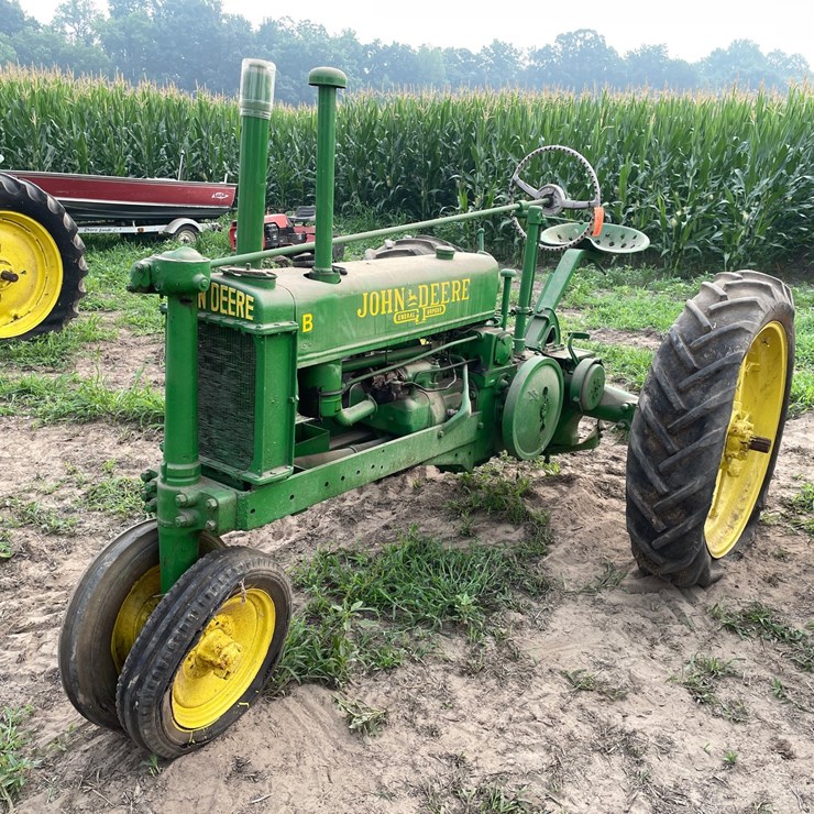 JOHN DEERE MODEL B