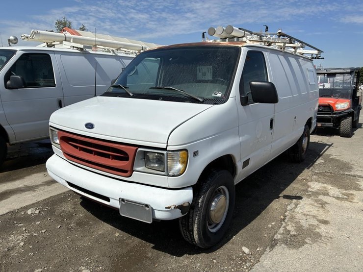 2001-ford-e350-image-1