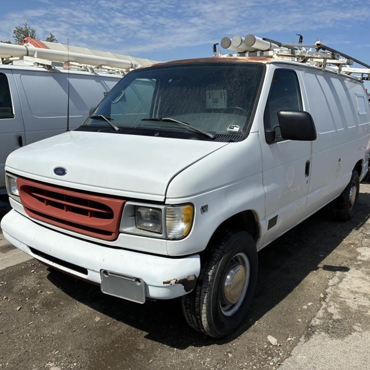 2001 FORD E350