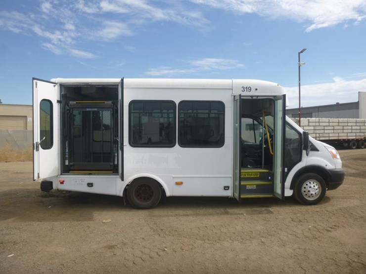 2019-ford-transit-image-6