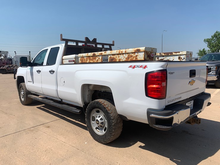 2017-chevrolet-silverado-2500hd-image-3