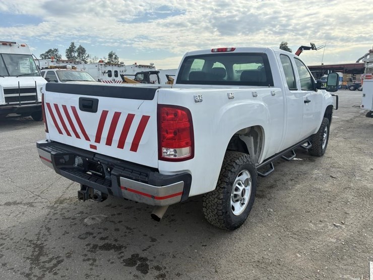 2012-gmc-sierra-2500-image-3