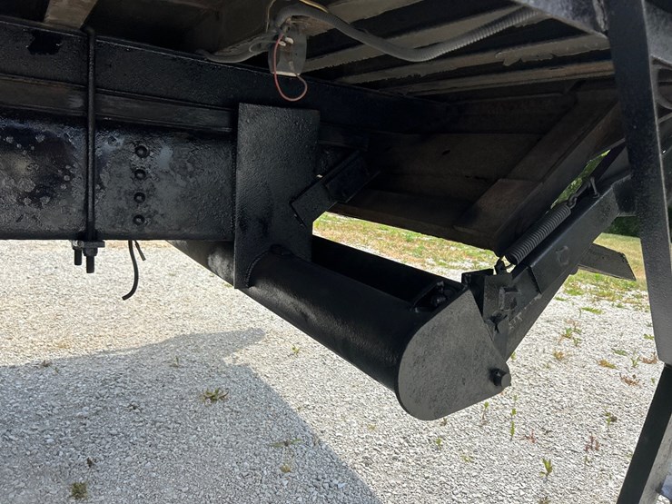 2001-gmc-t7500-image-30