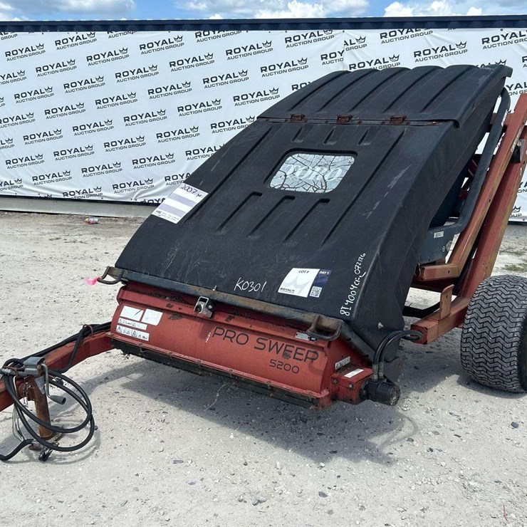 2007 Toro Pro Sweep 5200 Turf Sweeper Tractor Attachment