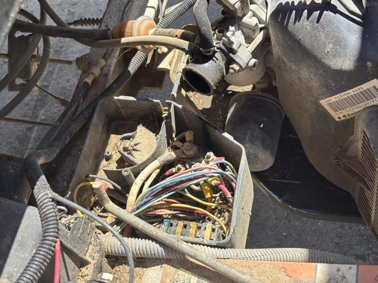club-car-utility-truck-image-26