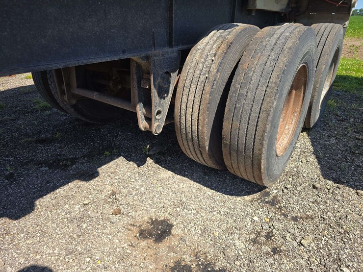 1970-fruehauf-dump-trailer,-32',-air-tailgate,-spring-ride,-full-frame,-grain-chute,-roll-tarp,-vin--639909-image-8