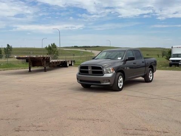 2014-dodge-1500-image-1