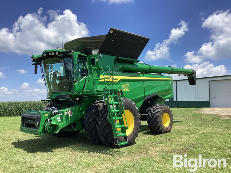 2025-john-deere-s7-700-image-1