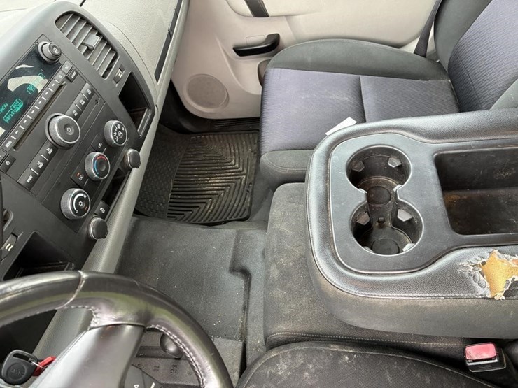 2012-gmc-sierra-3500-image-22