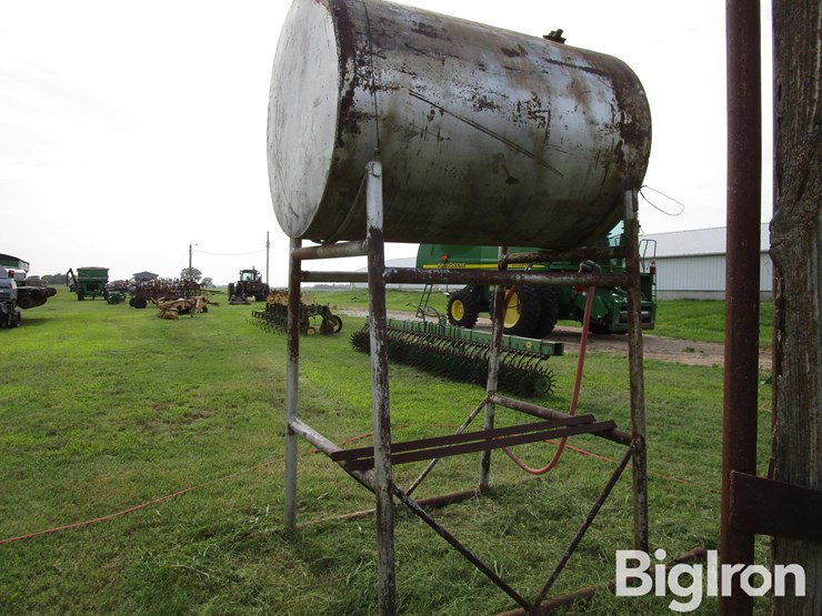 560-gal-fuel-tank-on-stand-image-8