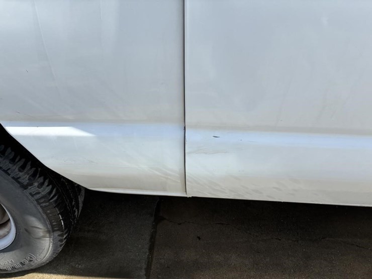 2002-ford-e350-image-6
