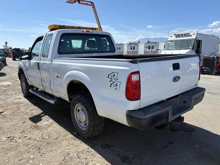 2011-ford-f250-xl-image-4