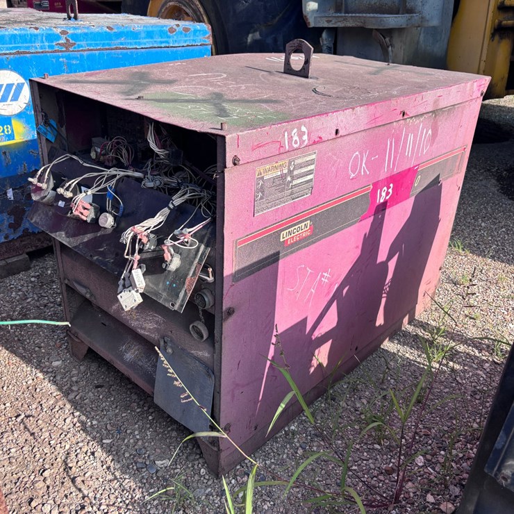 #39071 • LINCOLN ELECTRIC DC-600 WELDER | FOR PARTS/REPAIRS