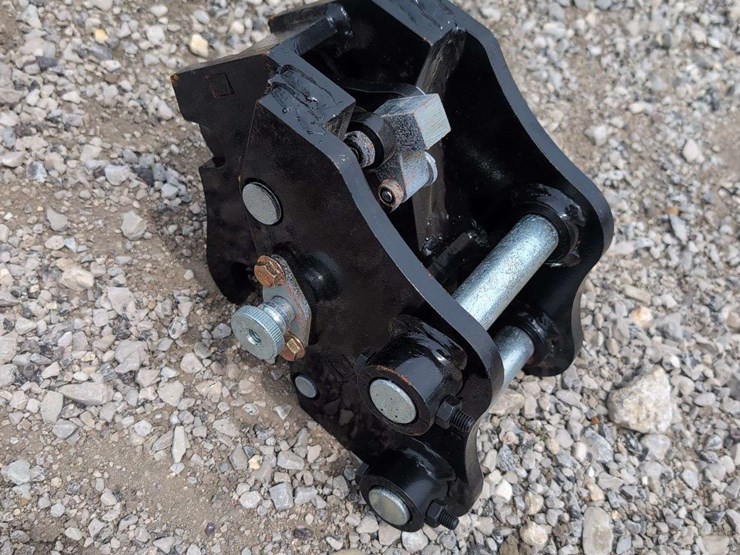 i-ranch-mini-excavator-quick-attachment-image-1