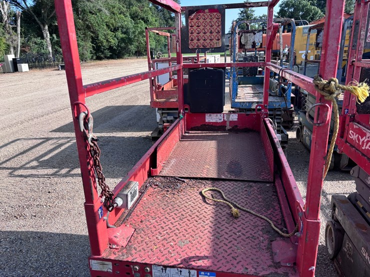 #39052-•-skyjack-sj111-3219-scissorlift-electric-|-for-parts/repairs-image-4