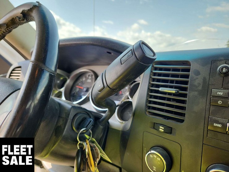 2013-chevrolet-silverado-2500hd-image-24