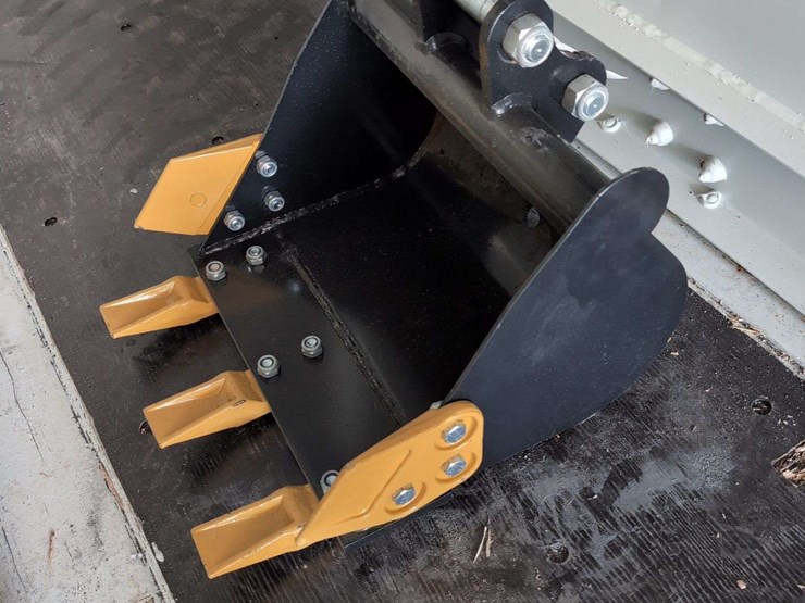 i-ranch-mini-excavator-40cm-tooth-bucket-image-2