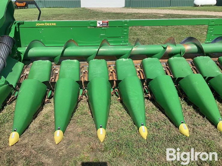 2025-john-deere-cr12-image-12