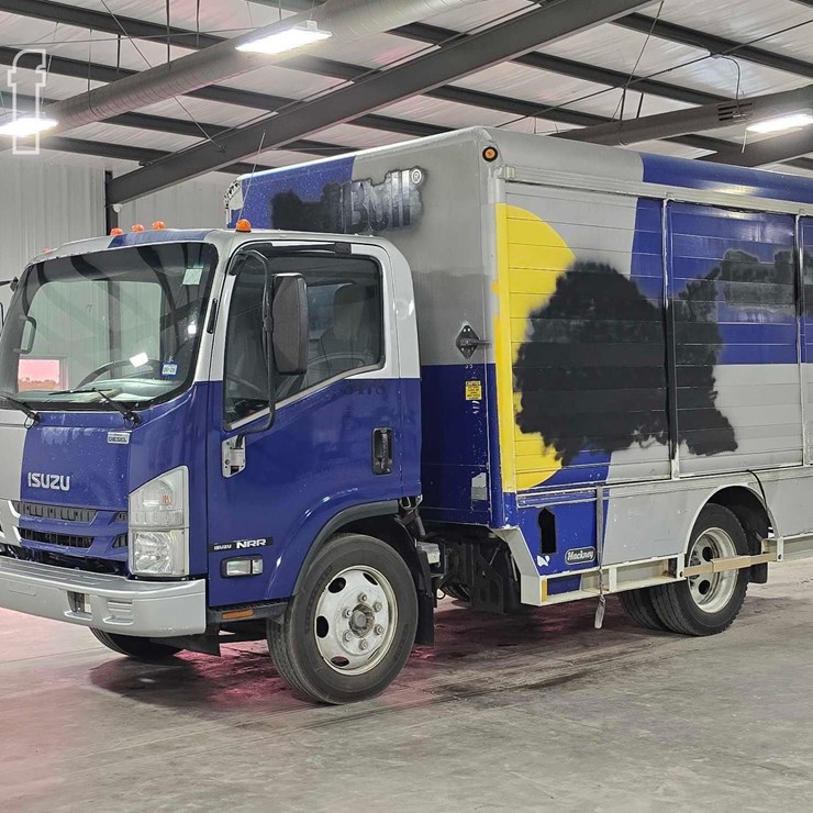 2018 ISUZU NRR