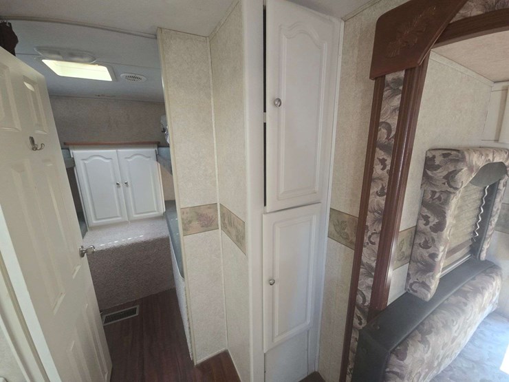 2006-keystone-outback-travel-trailer-image-30
