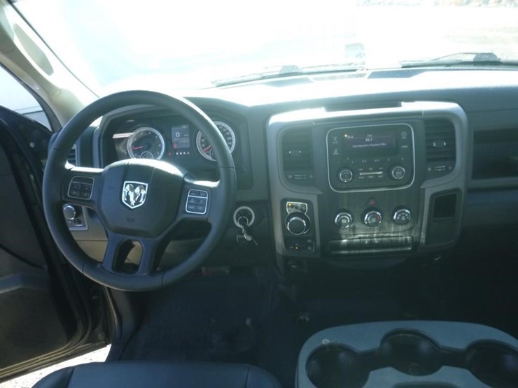 2016-dodge-1500-image-9