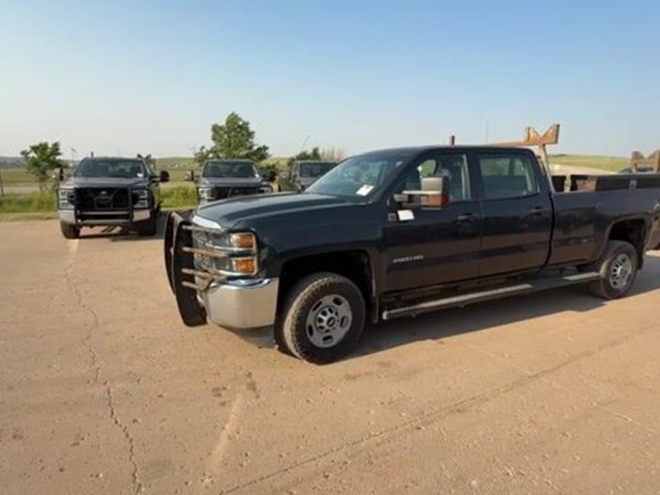 2019-chevrolet-silverado-2500hd-image-1