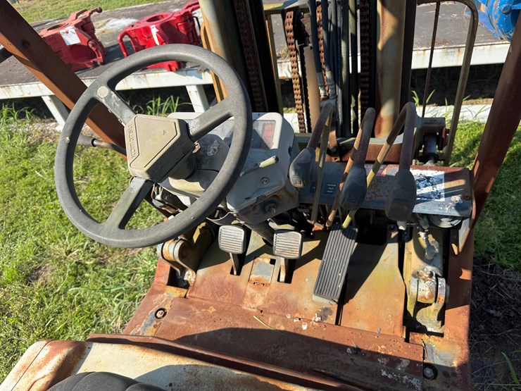 komatsu-fg25st-11-image-8