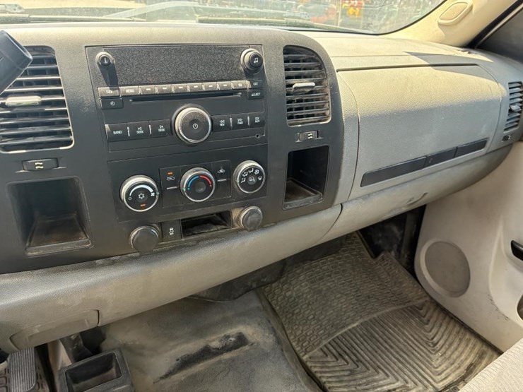 2012-gmc-sierra-2500-image-22