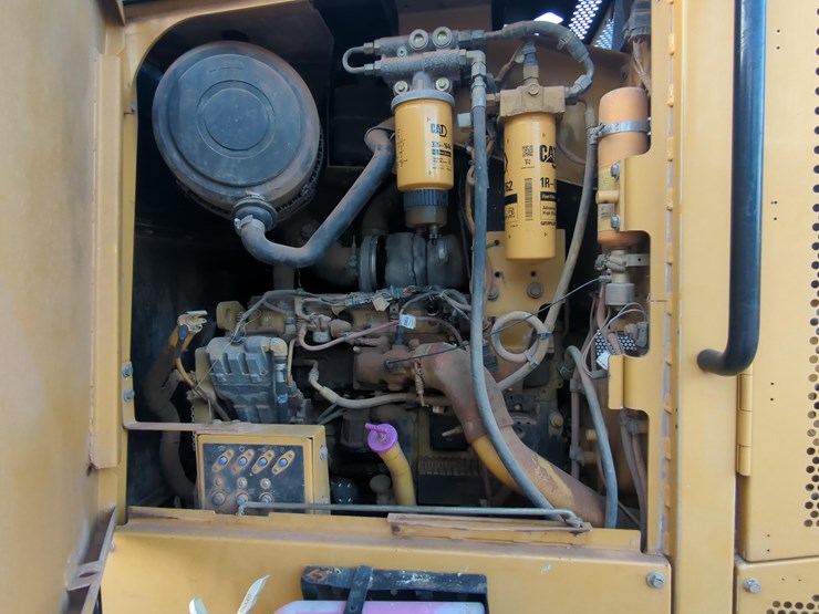 caterpillar-140m-image-12