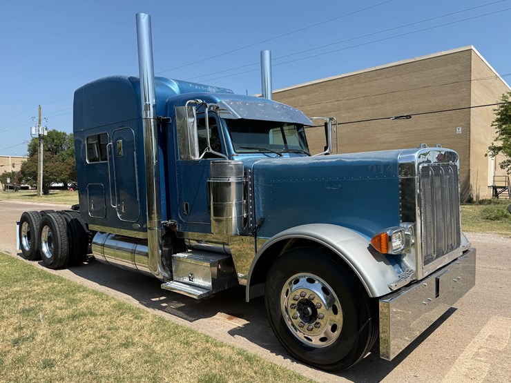 2006-peterbilt-379-image-1