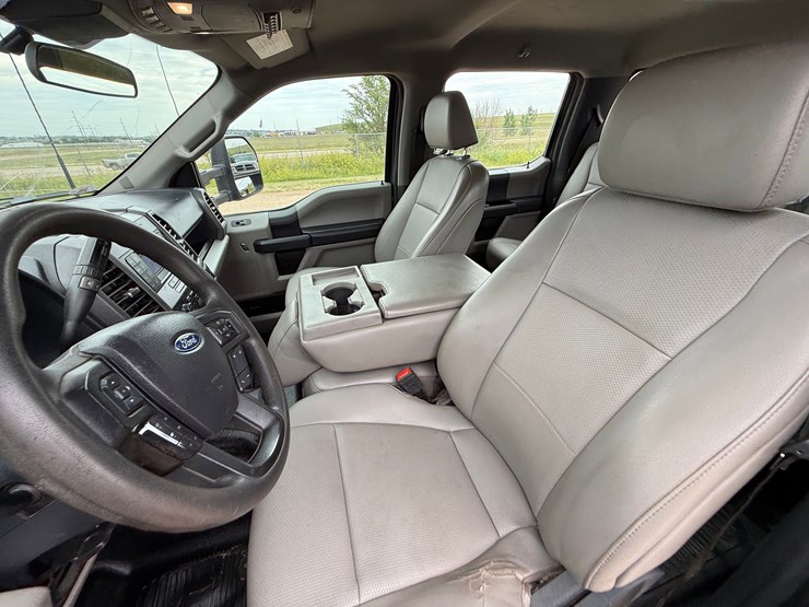 2022-ford-f250-image-13